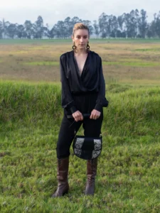 bombona-black-cowhide-carriel-rafaga