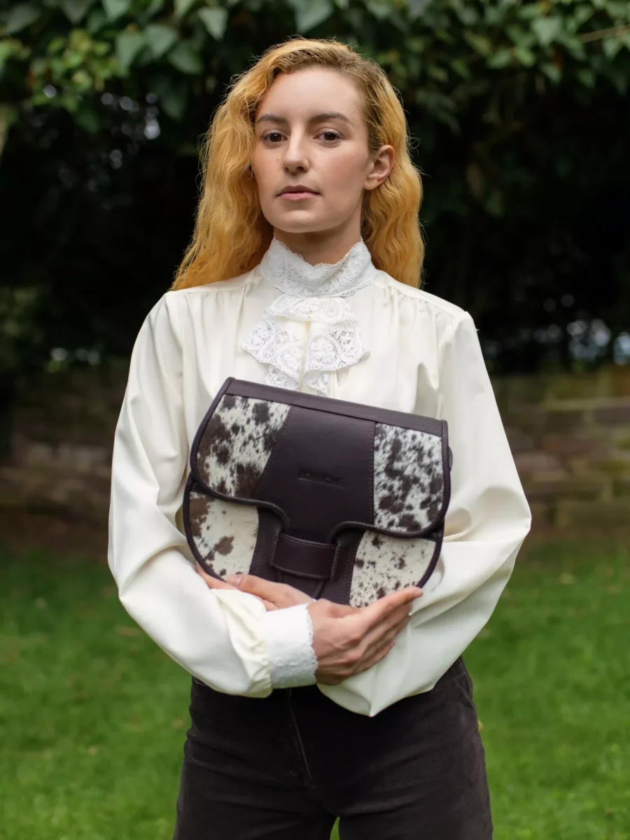 bombona-brown-cowhide-carriel-madero