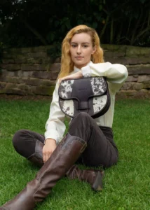 bombona-brown-cowhide-carriel-madero.3